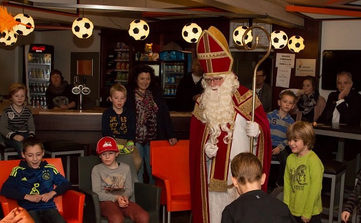 Sinterklaas bij jeugd VV Gassel / 03 december 2014 / foto 1