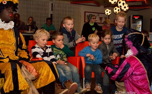 Sinterklaas bij jeugd VV Gassel / 03 december 2014 / foto 8