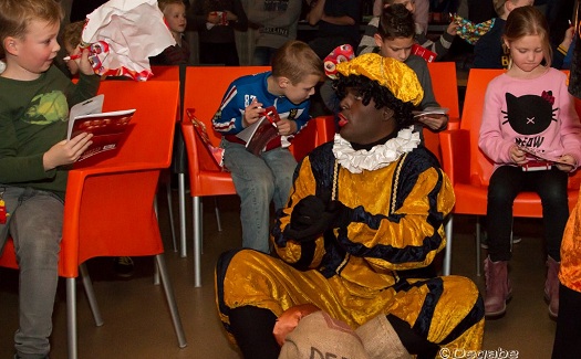 Sinterklaas bij jeugd VV Gassel / 03 december 2014 / foto 13